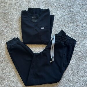 Figs Scrubs - Zamora jogger bottoms, Catarina one pocket scrub top